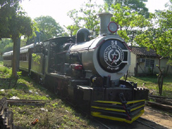Tren que va de Asunción a Aregua