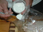 Una cucharada de harina y sal