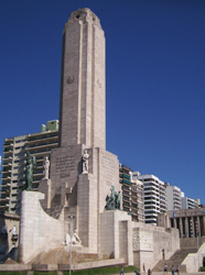 Vista del monumento a la bandera