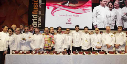 Grupo de cocineros españoles con sus platos insignia