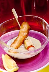 Tempura de pollo con salsa de yogur y Plátano de Canarias