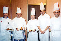 Vicente Navarro, Oscar Torrijos, el cocinero del restaurante Adolfo, Marcos y Fede Villaplana