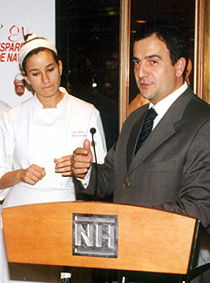 Xavier Díaz y Aizpea Oihaneder (rest. Rocamador) com Enrique Martínez