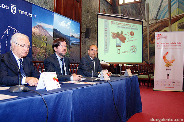 Un momento de la presentación de la ruta D'Tapas Isla Baja