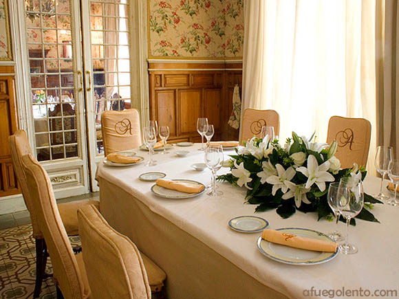 Una sala de la Taberna del Alabardero