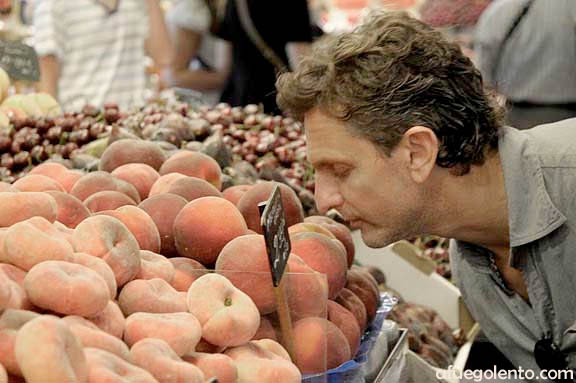 Pablo Massey, en el mercado de Barcelona