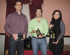 Dos de los galardonados junto a Ana Isabel Alonso, gerente de DOP Gata-Hurdes