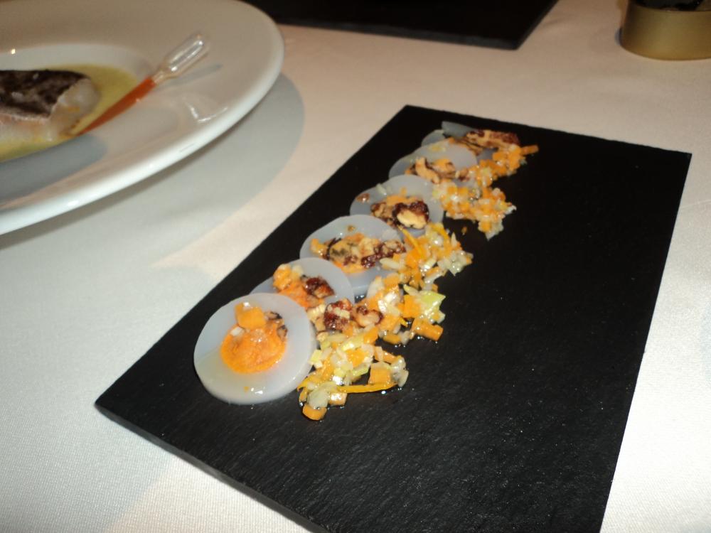 Plato de calamar con frutos secos