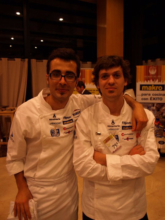 Iñigo Rodriguez (derecha) y su ayudante Damian (izquierda)