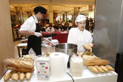 Francisco Ortega y Laura Gutiérrez, durante la celebración de la final en la categoría ‘Novel’