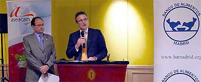 Javier Espinosa y Ricardo Oteros en un momento del acto