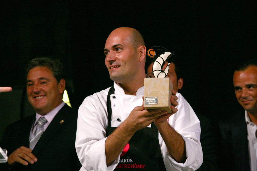 Raúl Resino recogiendo el tercer premio