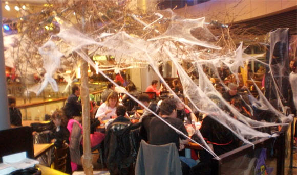 Halloween 2011 Restaurantes De Miedo Cena De Muerte Con Telaranas Velas Y Calabazas Fiestas Y Celebraciones Madrid Valencia Y Sevilla A Fuego Lento