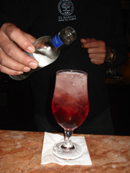 Completar el vaso con soda