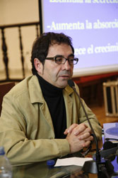 José Oneto, durante su conferencia