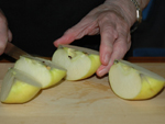 Las manzanas en cuatro trozos