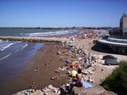 Playa Chica y al fondo Playa Grande