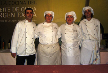Xavi Xufre y su equipo de cocina