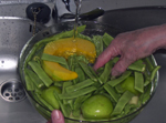 Se lavan las verduras