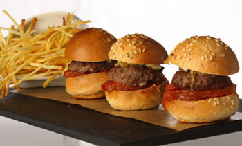 Hamburguesa con patatas fritas, de Estado Puro