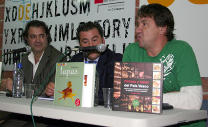 Koldo, durante la presentación de su libro de tapas