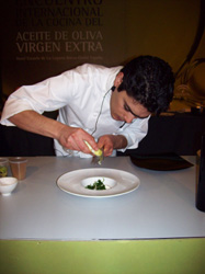 Matteo Baronetto, emplatando una de sus recetas