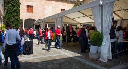Con la compañía del buen tiempo el público disfrutó de los vinos. Foto: Mercedes Rodríguez