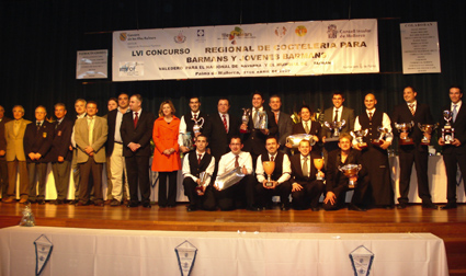Foto de familia de los finalistas premiados del campeonato