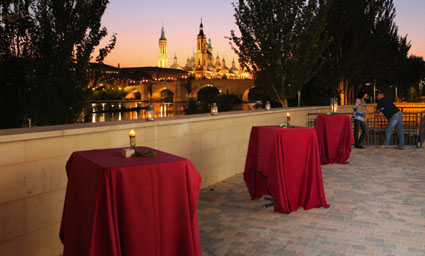 Terraza de El Molino de San Lázaro con vistas a la Basílica del Pilar