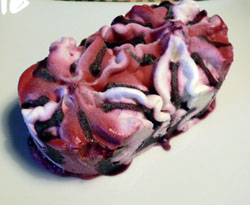 Helado de yogur y frutas del bosque