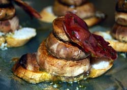 Torre de champiñones con jamón