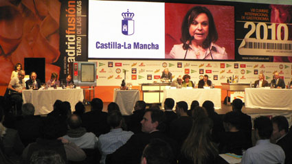 La periodista Mar Romero condujo el desarrollo del certamen