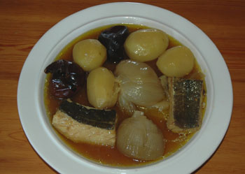 Encebollado de bacalao