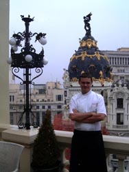 David Millet, en la terraza del restaurante