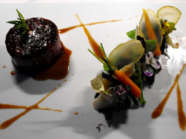 Rabo de buey deshuesado envuelto en jabugo