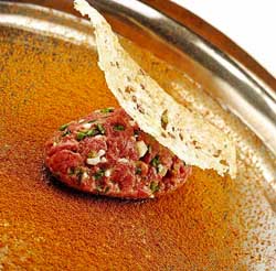 Tartar de buey con achicoria (Koldo Royo)