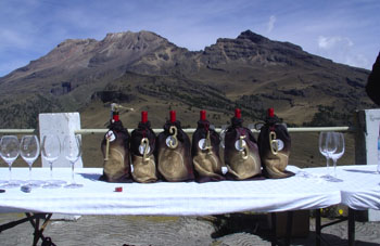 Cata en Altzomoni, a 4.000 metros, frente a la Iztaccihuatl