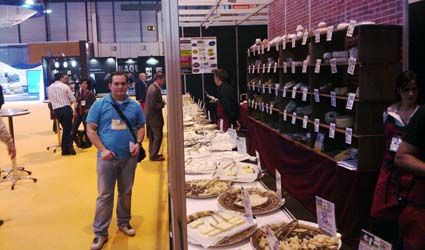 Quique Rodríguez, enviado especial al Salón, en el Túnel del Queso