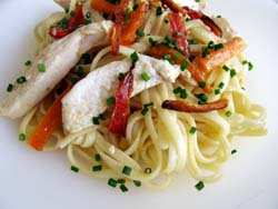 Pollo con fideos