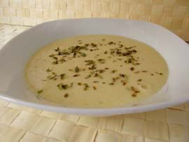 Sopa de yogurt a la menta