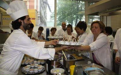 Se prepararon nueve platos con recetas típicas andaluzas