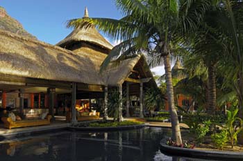 Área común del hotel Dinarobin