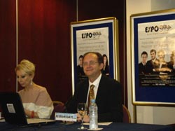 Karmele Marchante y Javier Checa en la presentación de ExpoGays