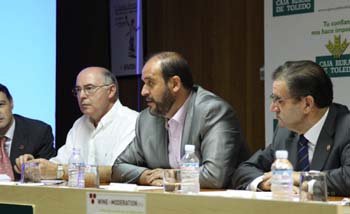 El Dr. Miguel A. Lasunción presentando sus resultados en Toledo