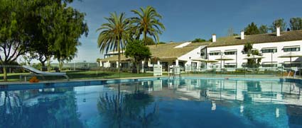 Parador Antequera con piscina