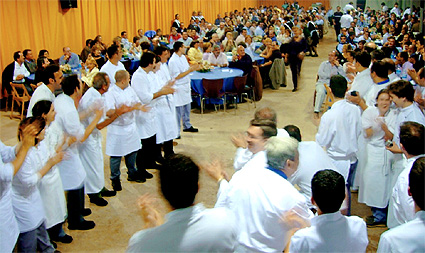 Pasillo de cocineros en honor de los homenajeados