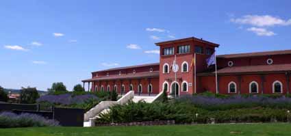 Fachada de la Bodega Marqués de Valparaíso
