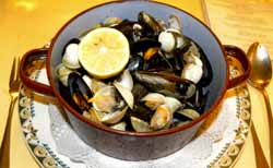 Cazuela de berberechos y mejillones