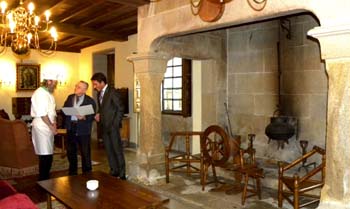 El chef Pedro, Gaffoglio, el director Carrera y la Lareira