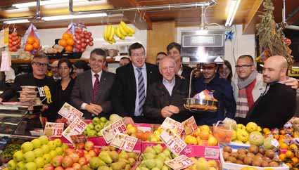 Autoridades con cocineros participantes